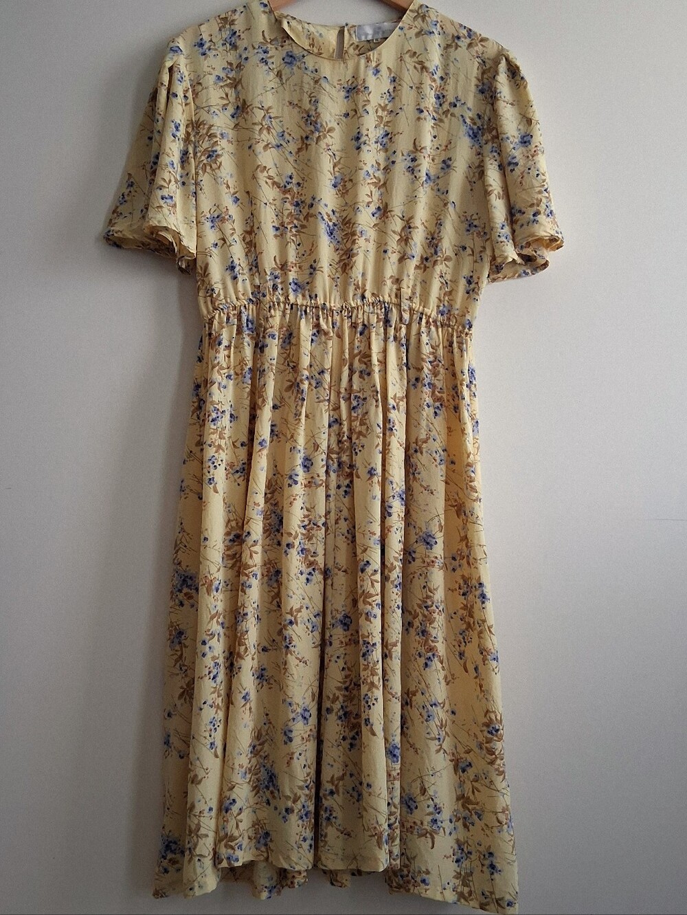 100% Silk 80s Yellow Floral Dress Sz Large Fits Like US 10 Great Condition